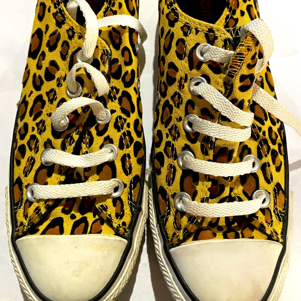 Cheetah print converse